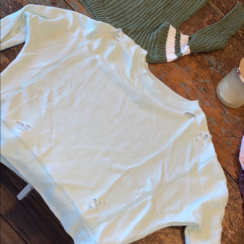 mint american eagle distressed crew